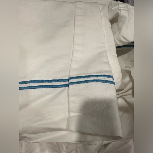 Four piece white and blue stripe king size sheet set - Picture 6 of 8